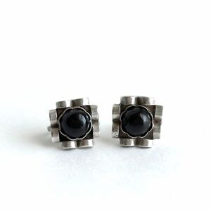 Vintage | Black Onyx Mexico Sterling Silver Screw Back Earrings